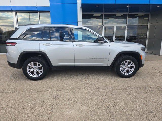 2022 Jeep Grand Cherokee Limited 4x4 2022 Jeep Grand Cherokee Limited 4x4