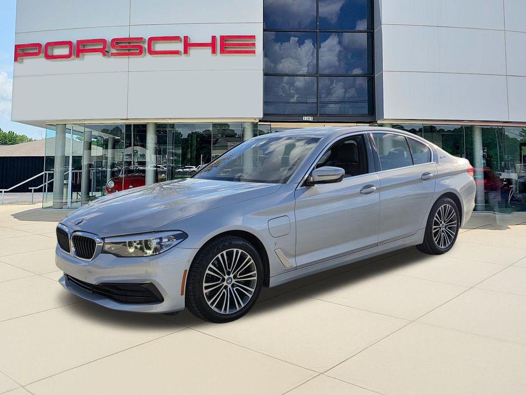 2019 BMW 5 Series 530e's photo