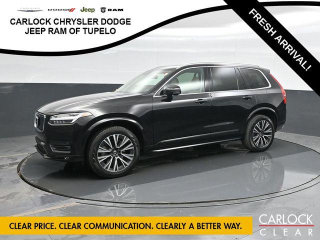 2020 Volvo XC90 Momentum's photo
