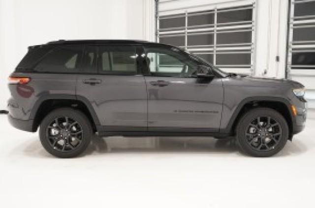2026 Jeep Grand Cherokee Altitude 4x2