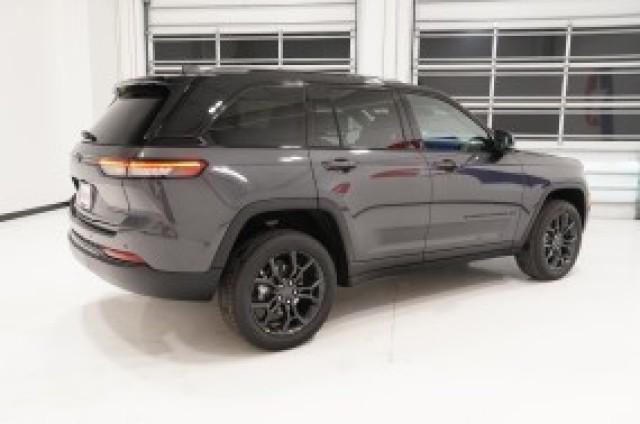 2026 Jeep Grand Cherokee Altitude 4x2