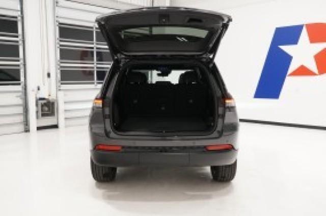 2026 Jeep Grand Cherokee Altitude 4x2