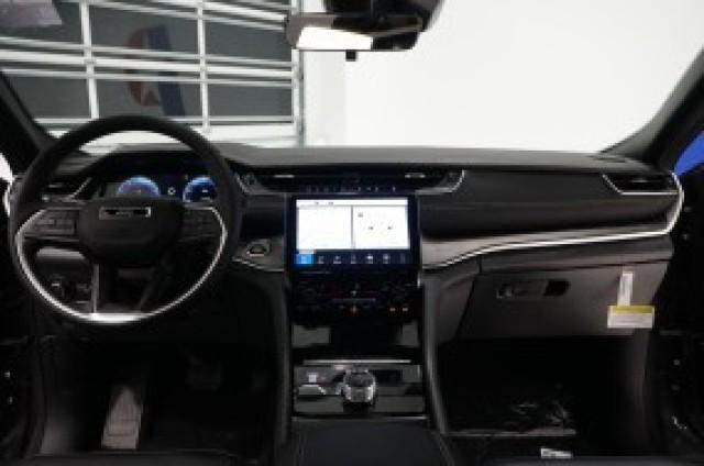 2026 Jeep Grand Cherokee Altitude 4x2