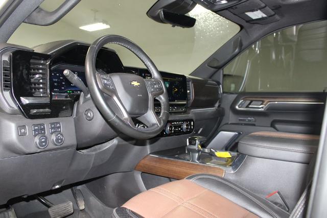 2023 Chevrolet Silverado 1500 4WD Crew Cab Short Bed High Country