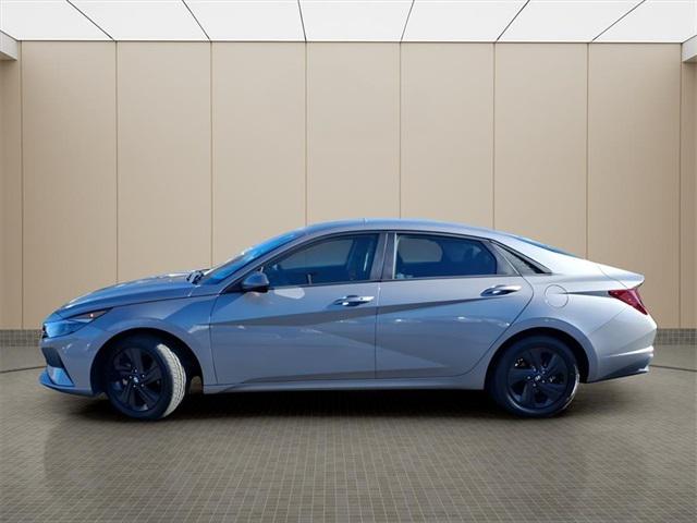 2022 Hyundai Elantra SEL 2022 Hyundai Elantra SEL