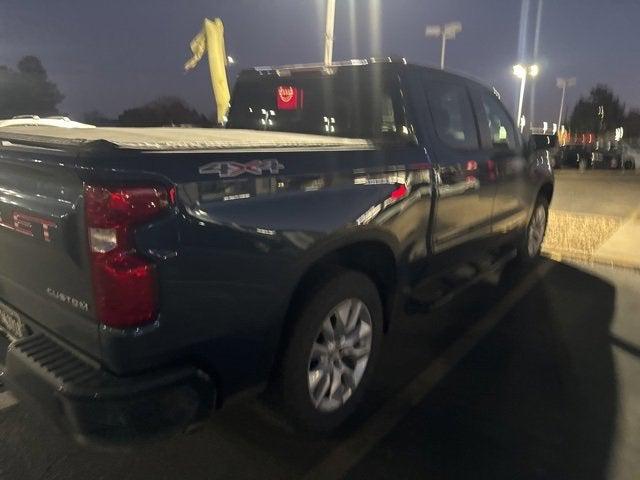 2022 Chevrolet Silverado 1500 4WD Crew Cab Short Bed Custom 2022 Chevrolet Silverado 1500 4WD Crew Cab Short Bed Custom