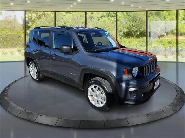 2022 Jeep Renegade Latitude 4x4 2022 Jeep Renegade Latitude 4x4