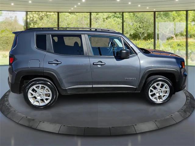 2022 Jeep Renegade Latitude 4x4 2022 Jeep Renegade Latitude 4x4