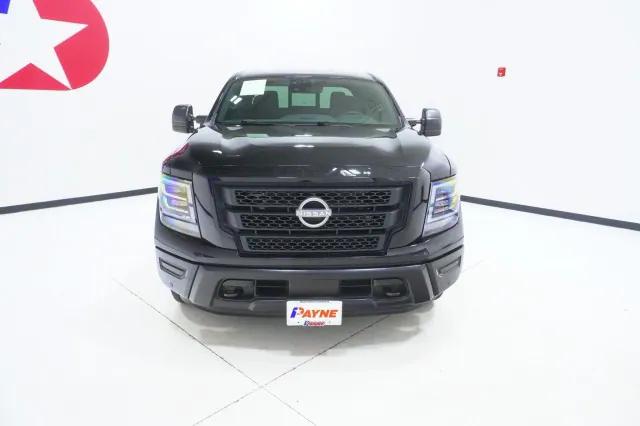 2024 Nissan TITAN Crew Cab SV 4x2