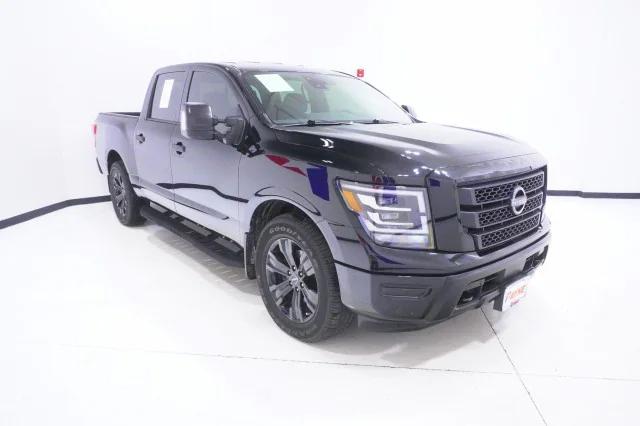 2024 Nissan TITAN Crew Cab SV 4x2