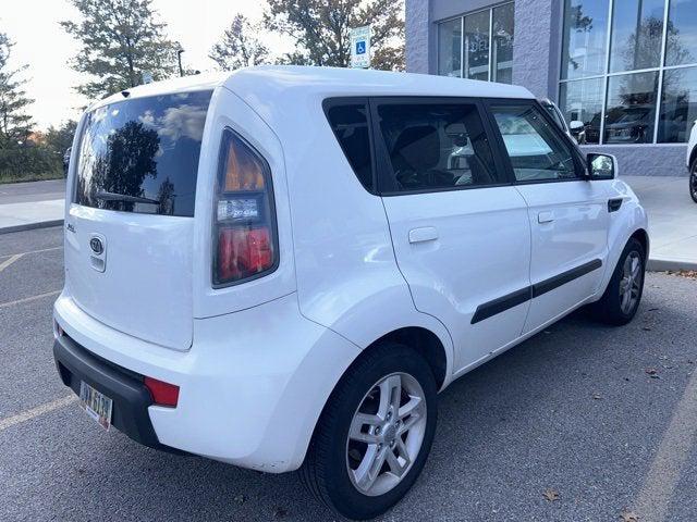 2010 Kia Soul + 2010 Kia Soul +