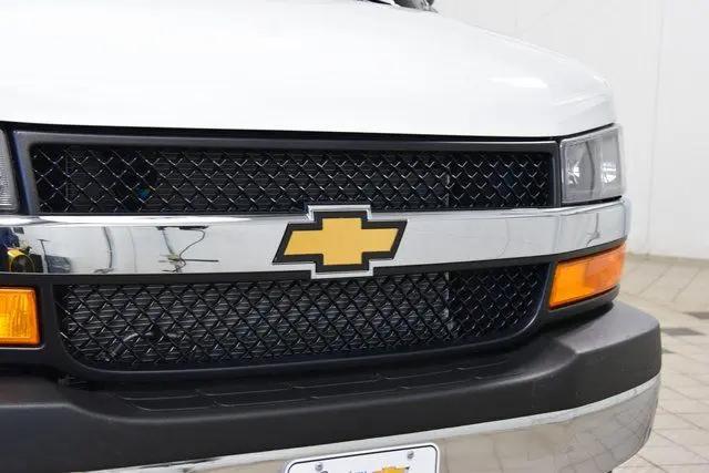 2025 Chevrolet Express Cargo Van RWD 2500 Regular Wheelbase WT