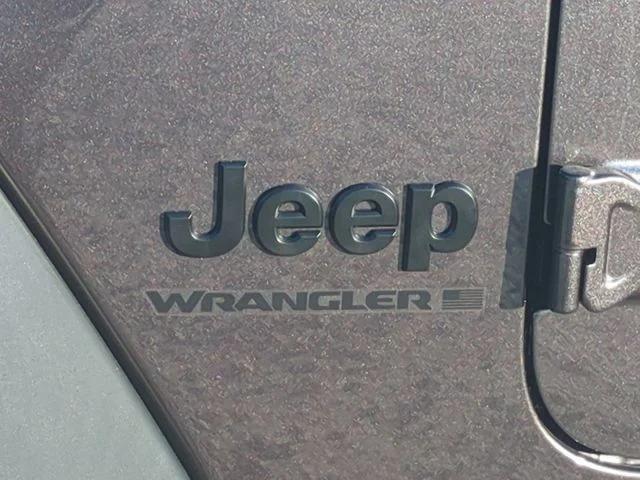 New 2026 Granite Crystal Metallic Clear-Coat Exterior Paint Jeep Sport image 36