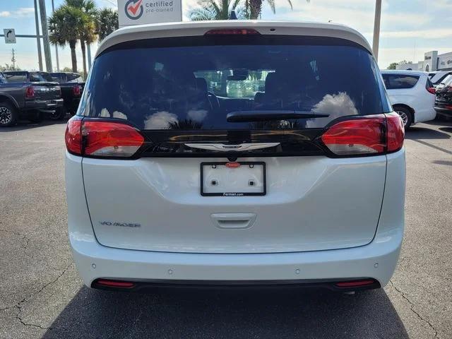 2026 Chrysler Voyager LX