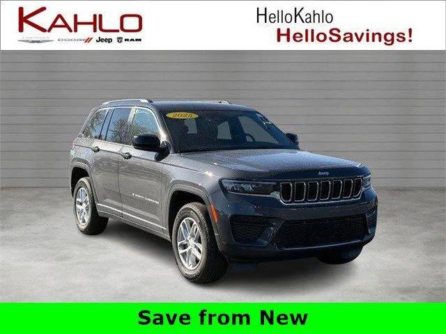 2025 Jeep Grand Cherokee Laredo X 4x4
