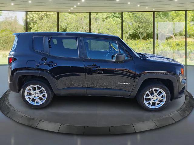 2023 Jeep Renegade Latitude 4x4 2023 Jeep Renegade Latitude 4x4