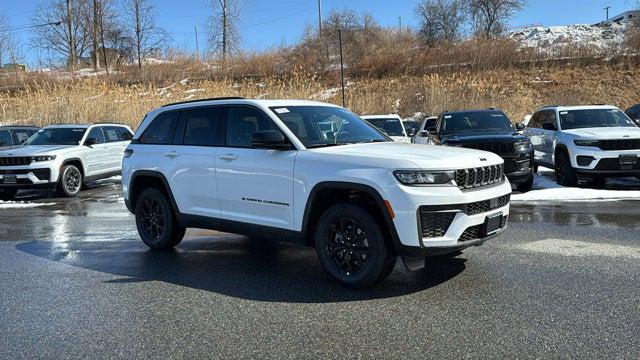 2026 Jeep Grand Cherokee GRAND CHEROKEE LAREDO ALTITUDE 4X4