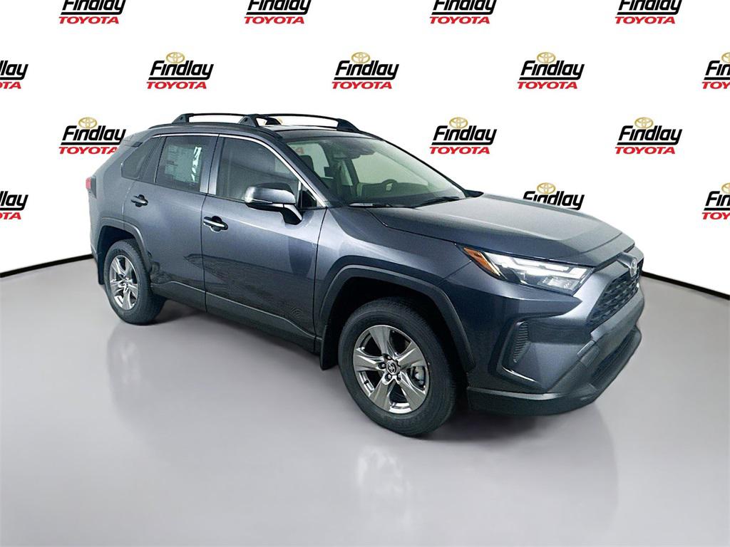 2025 Toyota RAV4 XLE's photo