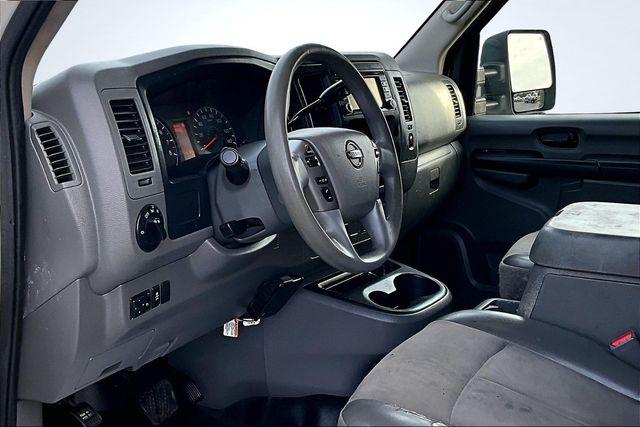 2021 Nissan 3500 SV High Roof V8