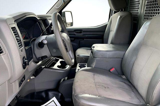 2021 Nissan 3500 SV High Roof V8