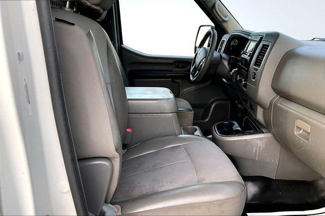 2021 Nissan 3500 SV High Roof V8