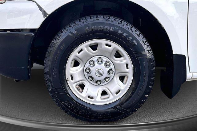2021 Nissan 3500 SV High Roof V8