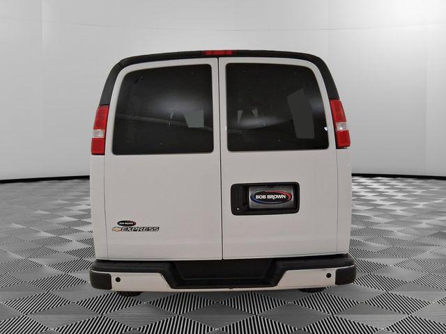 2024 Chevrolet Express Passenger RWD 3500 Extended Wheelbase LT
