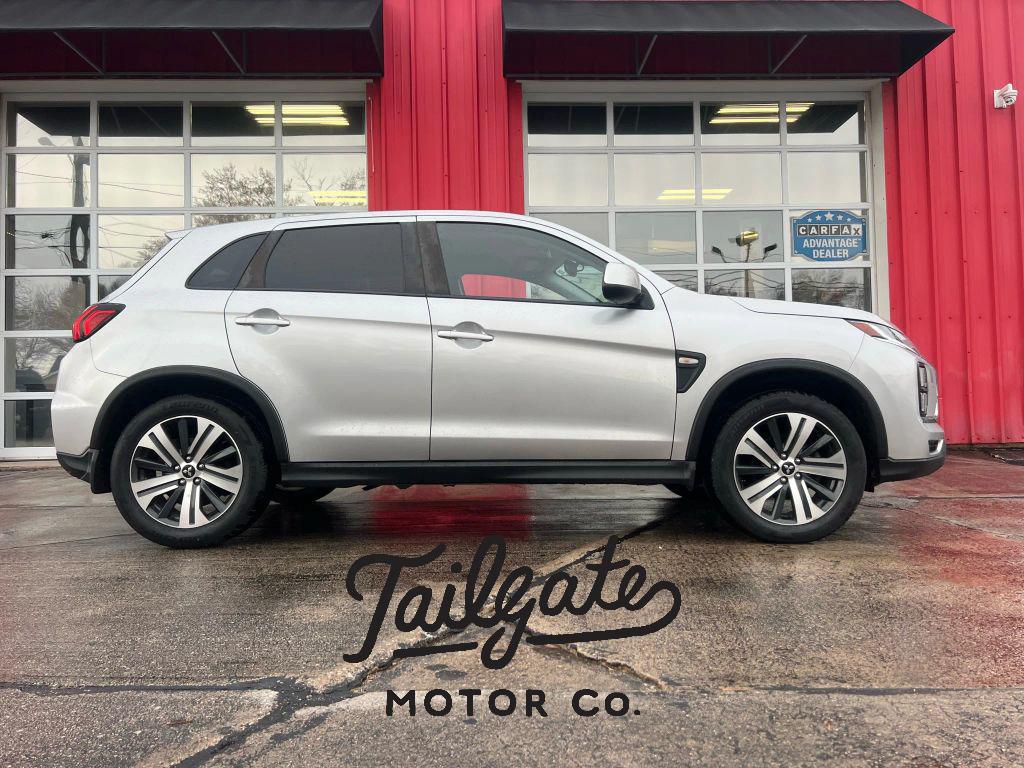 2022 Mitsubishi Outlander Sport ES's photo