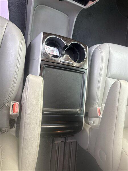 2018 Toyota Sienna XLE 8-Pass 3.5L 4dr