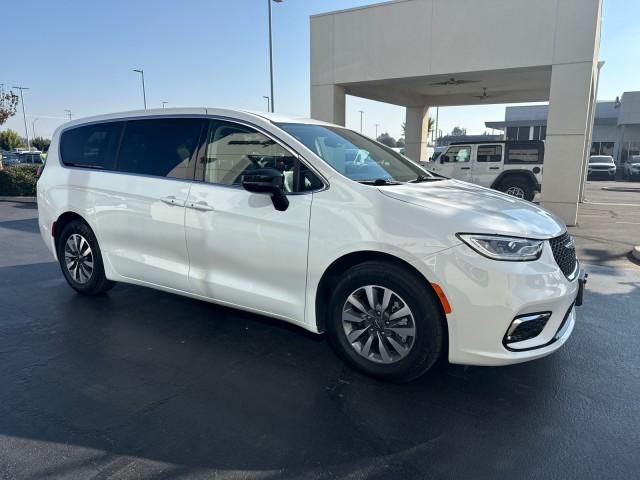 2024 Chrysler Pacifica Hybrid Select 2024 Chrysler Pacifica Hybrid Select