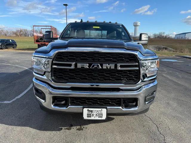 2024 RAM 3500 Tradesman Regular Cab 4x4 8 Box