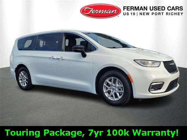 2024 Chrysler Pacifica Touring