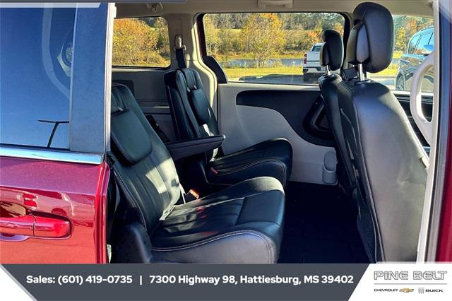 2016 Chrysler Town and Country Touring 2016 Chrysler Town and Country Touring
