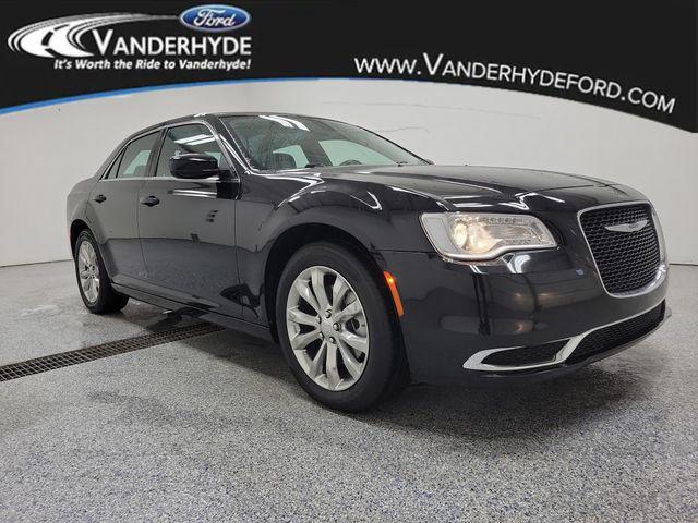 2022 Chrysler 300 Touring AWD