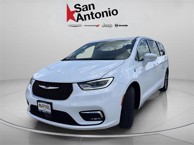 2022 Chrysler Pacifica Hybrid Touring L 2022 Chrysler Pacifica Hybrid Touring L