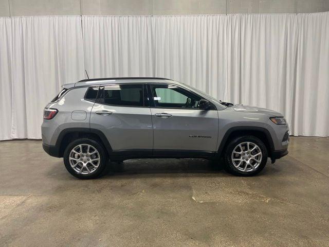 2023 Jeep Compass Latitude Lux FWD 2023 Jeep Compass Latitude Lux FWD