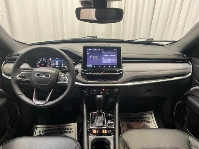 2023 Jeep Compass Latitude Lux FWD 2023 Jeep Compass Latitude Lux FWD