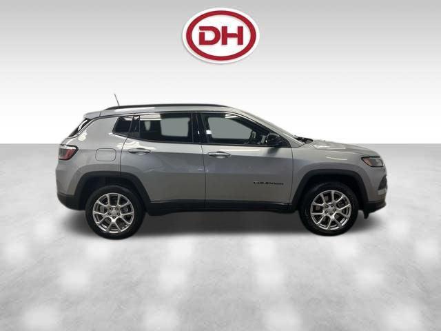 2023 Jeep Compass Latitude Lux FWD
