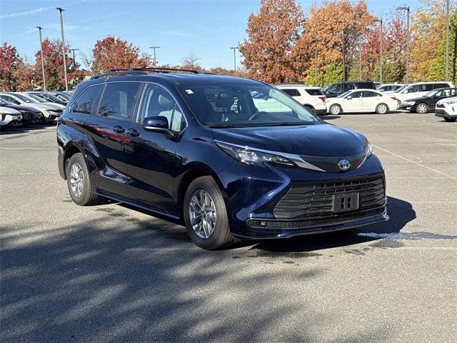 2024 Toyota Sienna LE 2024 Toyota Sienna LE