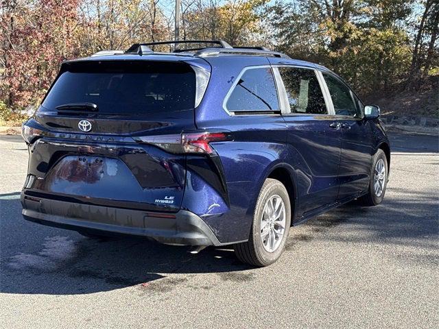 2024 Toyota Sienna LE 2024 Toyota Sienna LE