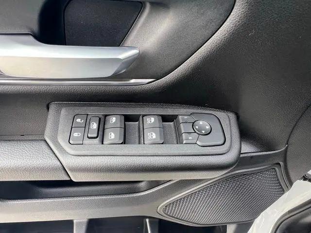 2026 Ram 1500 Lone Star Crew Cab 4x4 57 Box