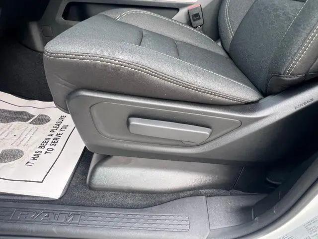2026 Ram 1500 Lone Star Crew Cab 4x4 57 Box