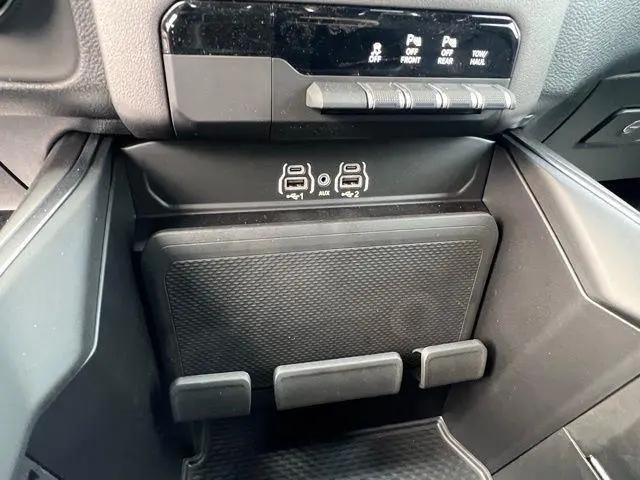 2026 Ram 1500 Lone Star Crew Cab 4x4 57 Box