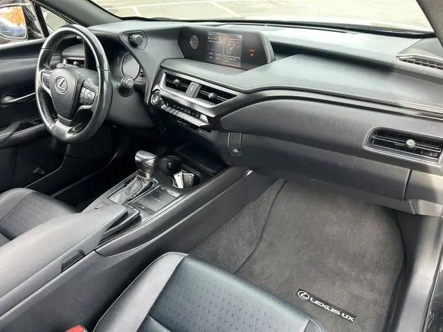 2019 Lexus UX 200 UX 200