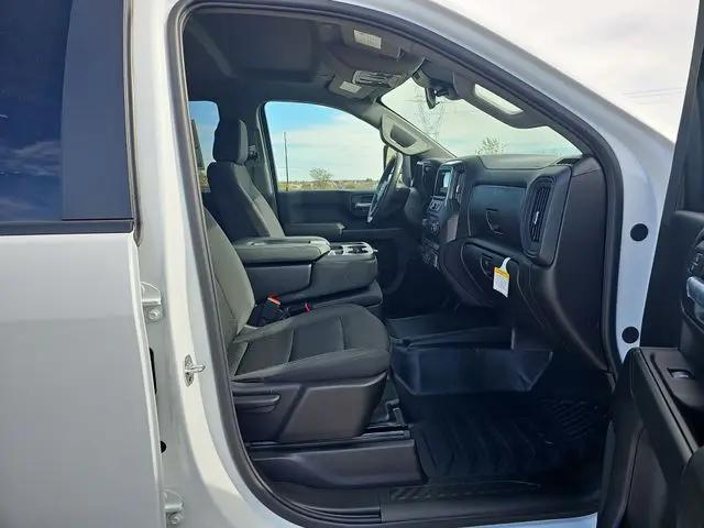 2026 Chevrolet Silverado 3500HD Crew Cab, Long Bed, WT Dual Rear Wheel, RWD