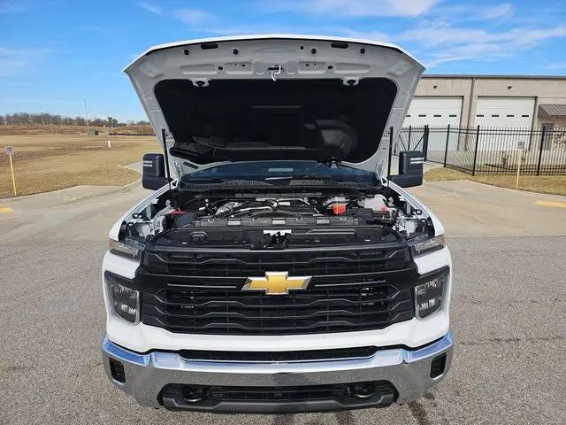 2026 Chevrolet Silverado 3500HD Crew Cab, Long Bed, WT Dual Rear Wheel, RWD
