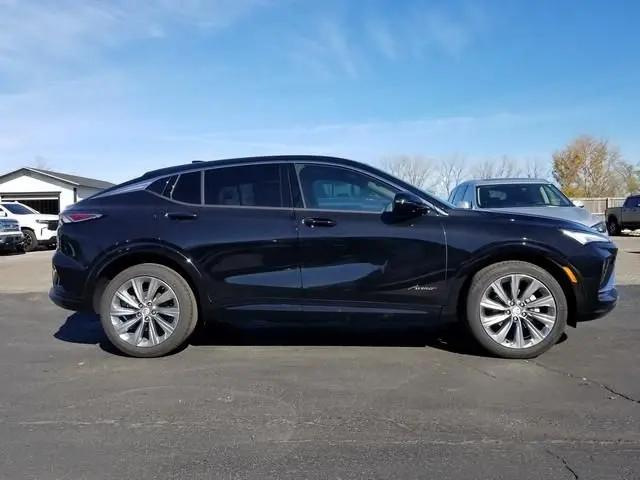2026 Buick NV Avenir FWD