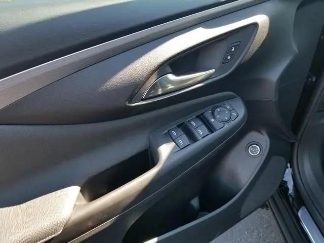 2026 Buick NV Avenir FWD