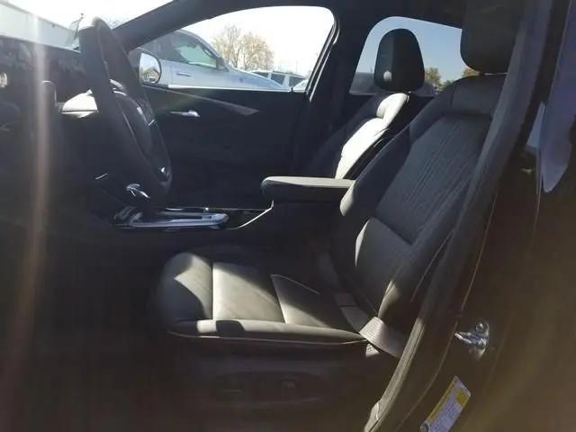 2026 Buick NV Avenir FWD