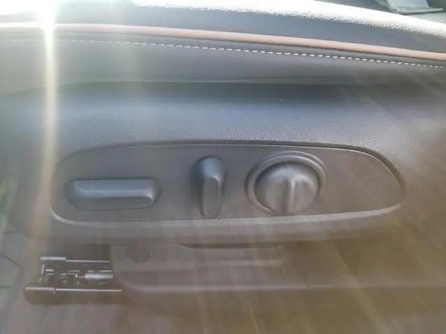 2026 Buick NV Avenir FWD